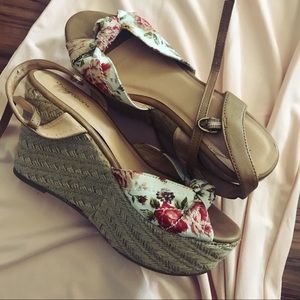 Xhilaration Hemp and Floral Wedges Size 7